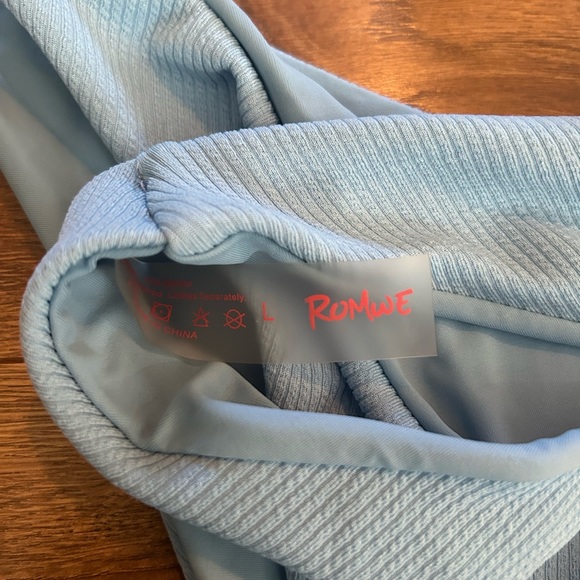 large bikini set - Picture 2 of 4